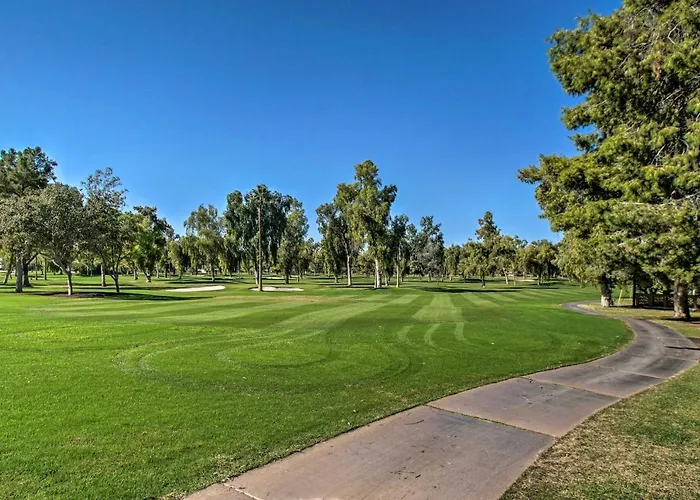 Retreat: Pool, Hot Tub & Yard Near Downtown * Mesa