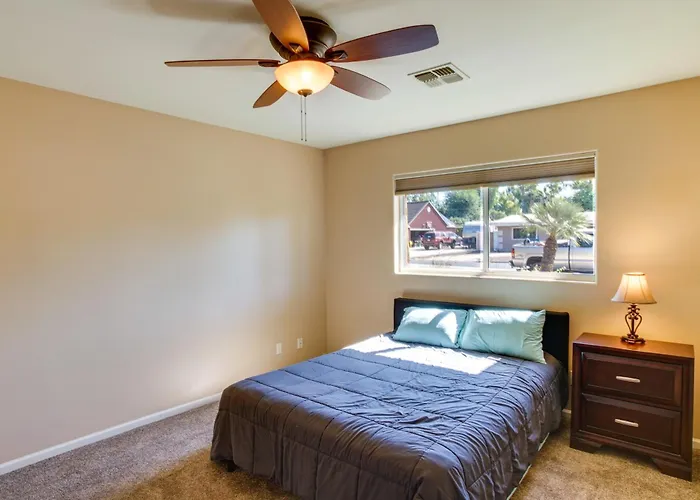 Retreat: Pool, Hot Tub & Yard Near Downtown * Mesa